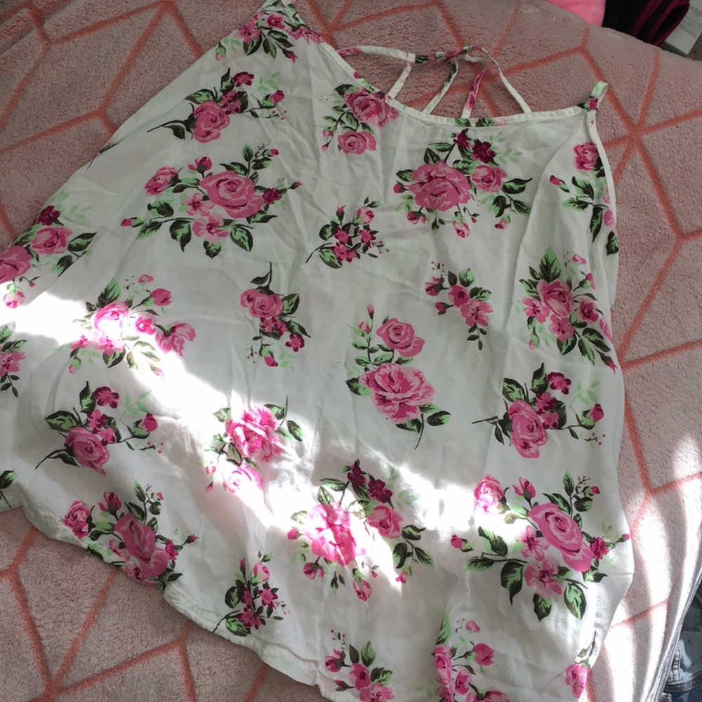 Strappy back tank top with flower design